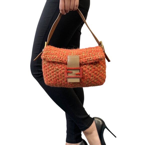 FENDI Vintage FF Mamma Baguette Wool Knit Shoulder Bag Glitter Orange [106267] - Picture 3 of 14